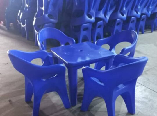 كراسى صب للبيع – اللطيف للفيبر جلاس